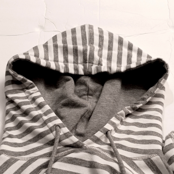 Cris Cross Open Back Performance Stripped Hoodie by Vimmia - Picture 10 of 12